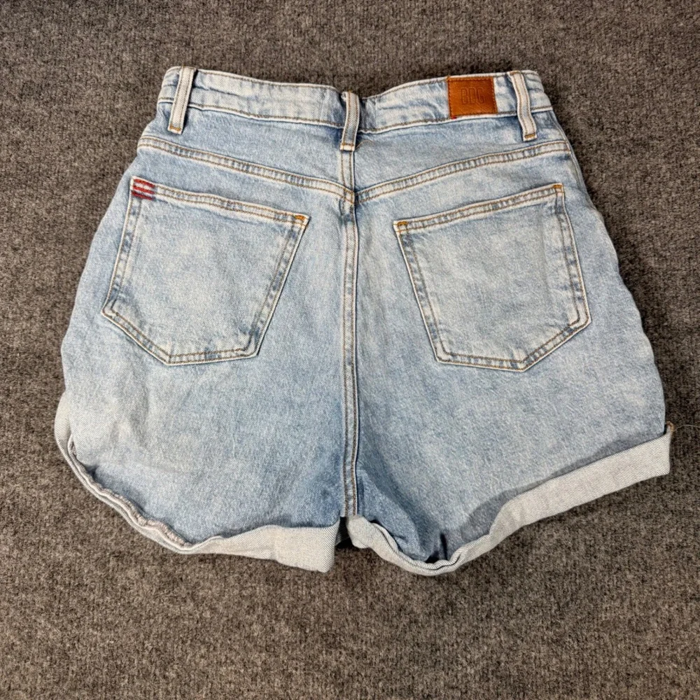 BDG Urban Outfitters High Rise Stretch Roll Hem Denim Shorts 28 Light Wash Y2K